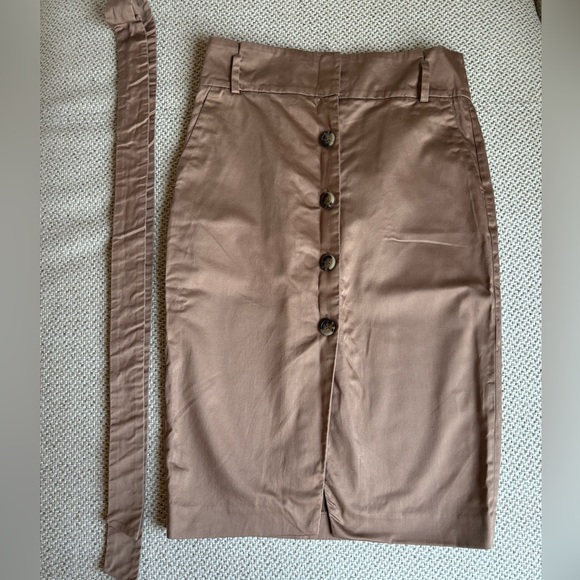 RW&Co - Midi Office Skirt - Size 6 - Picture 3 of 4